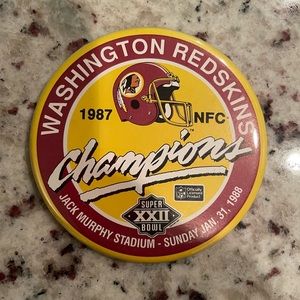 WASHINGTON REDSKINS SUPER BOWL XXll 1988 PIN BUTTON